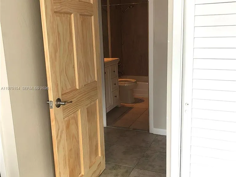 1408 Brickell Bay Dr #404 — Photo 25
