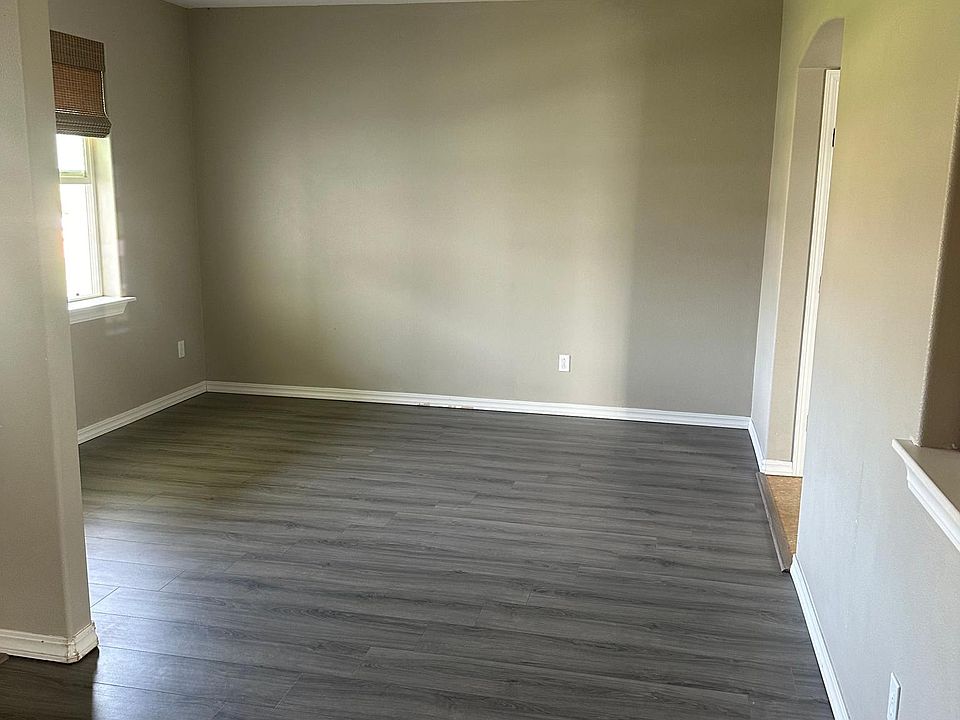2nd image of 613 N Kentucky Dr