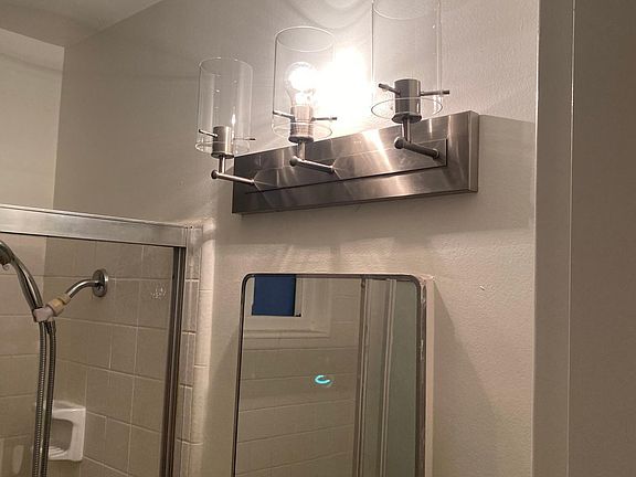 4th image of 10749 Camarillo St Floor 2