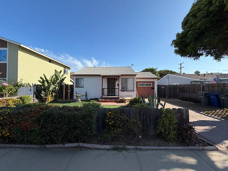 222 Elder Ave — Photo 3