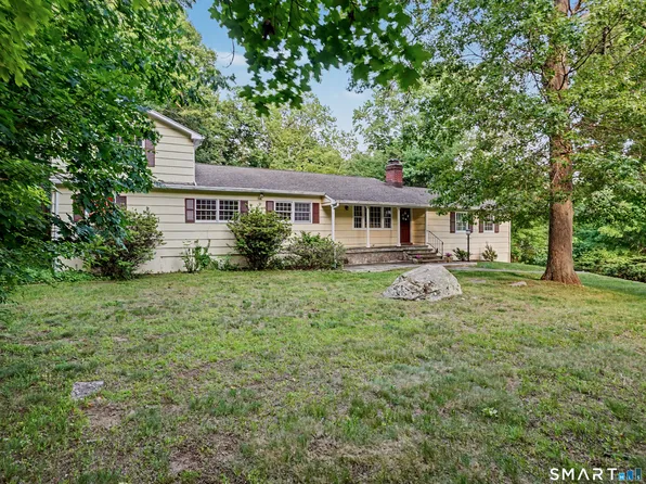 15 Flat Rock Drive, Ridgefield, CT 06877