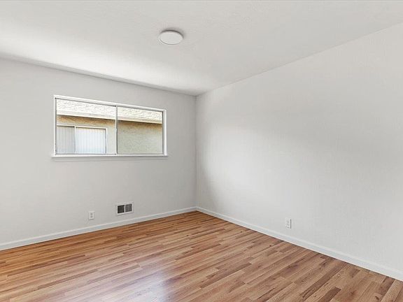 3rd image of 971 College Dr