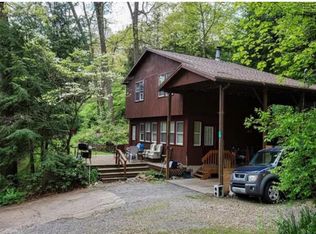 114 Hickory Hill Ln, Zelienople, PA 16063