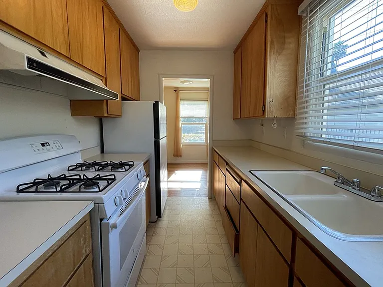 311-313 J St — Photo 7