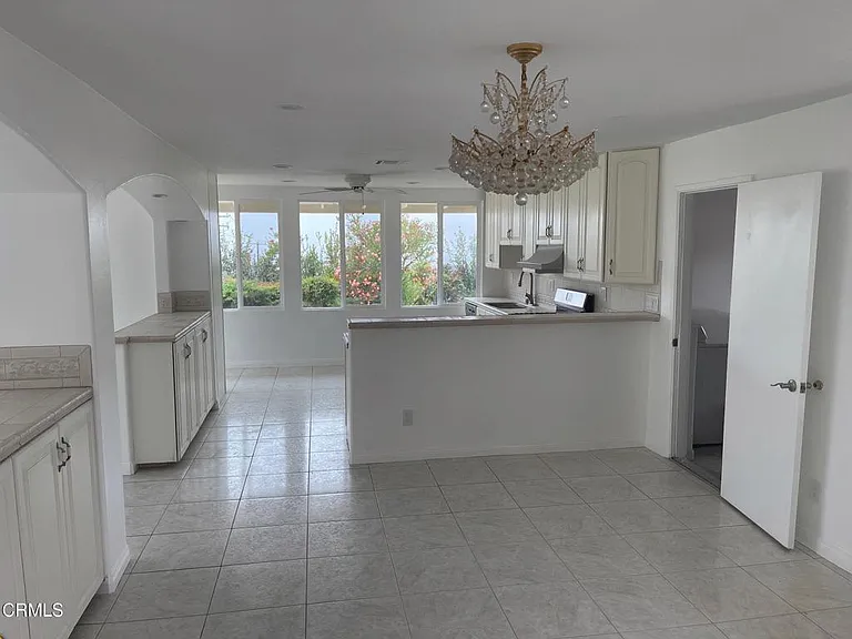1148 Colina Vis — Photo 4