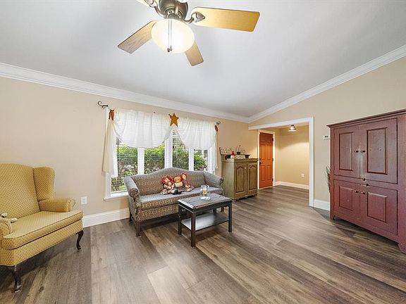 4th image of 4378 MEADOWLAND CIRCLE