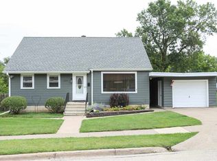 1399 Curtis St, Dubuque, IA 52003