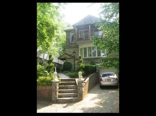 8537 Avon St, Jamaica, NY 11432