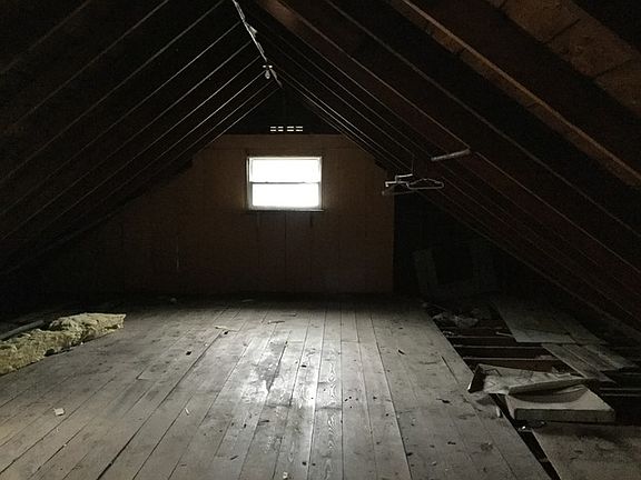 5th image of 107 W Jackson Ave
