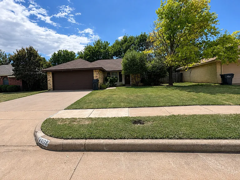 4908 Bayberry Dr — Photo 2