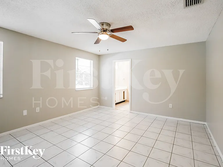 3232 NW 121st Ave — Photo 7