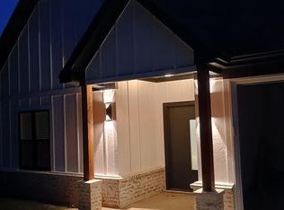528 Pettit Dr, Newark, TX 76071