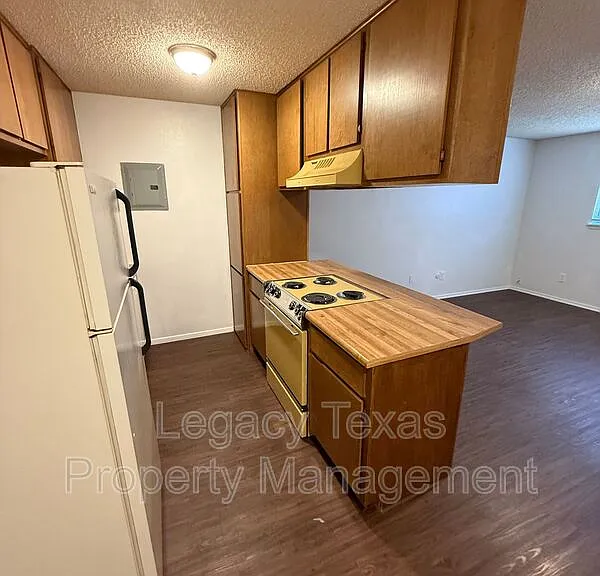 1708 Short St #B — Photo 12