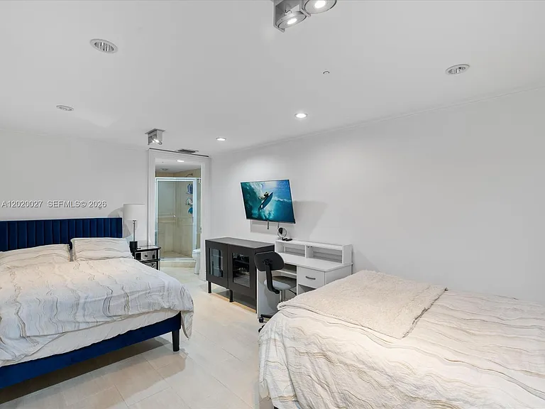 18911 Collins Ave #601 — Photo 16