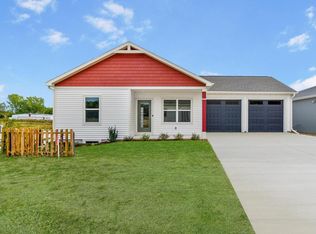 101 Lupine Ave, Poynette, WI 53955