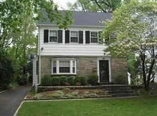 22 Hamilton Rd, Scarsdale, NY 10583