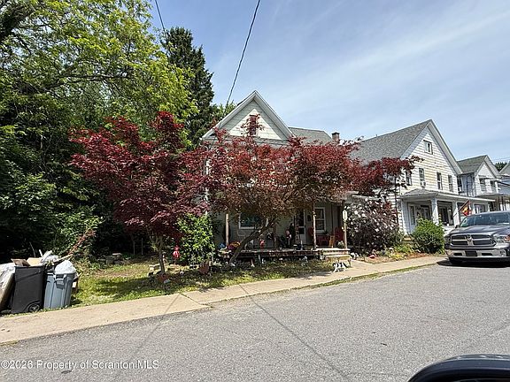 2nd image of 214 William St