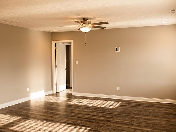 5th image of 5206 Trifecta Pl