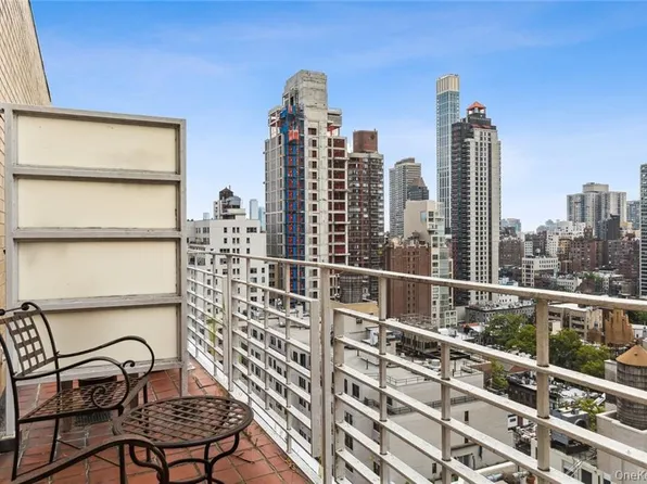 205 East 63rd Street image 16 of 19