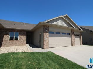 5417 E Salvation Pl, Sioux Falls, SD 57108