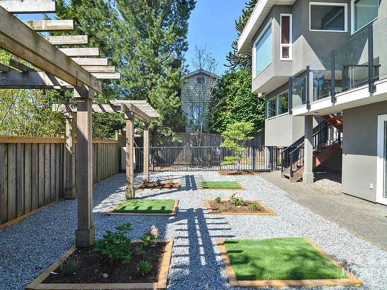 15728 Buena Vista Ave #HOUSE — Photo 27