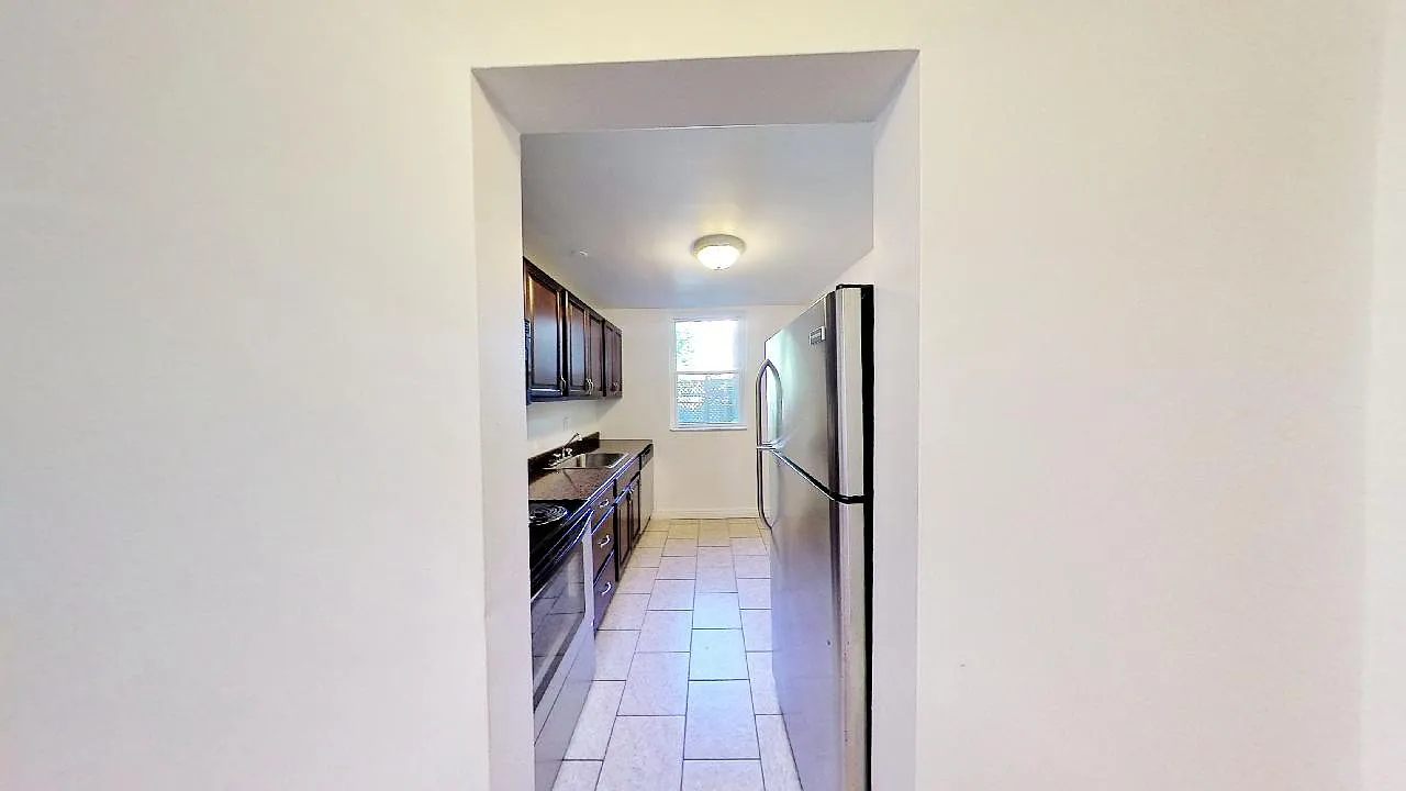 6059 Shirley Street — Photo 4