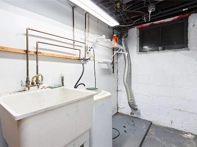 432 Antisbury St — Photo 18
