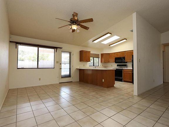 3rd image of 2606 Southridge St