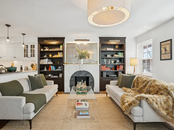 443 West 24th Street G image 2 of 10