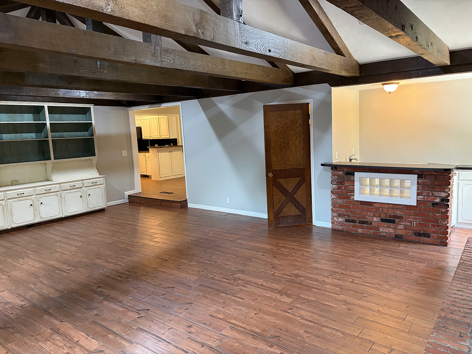 1828 Lanesboro Dr — Photo 3