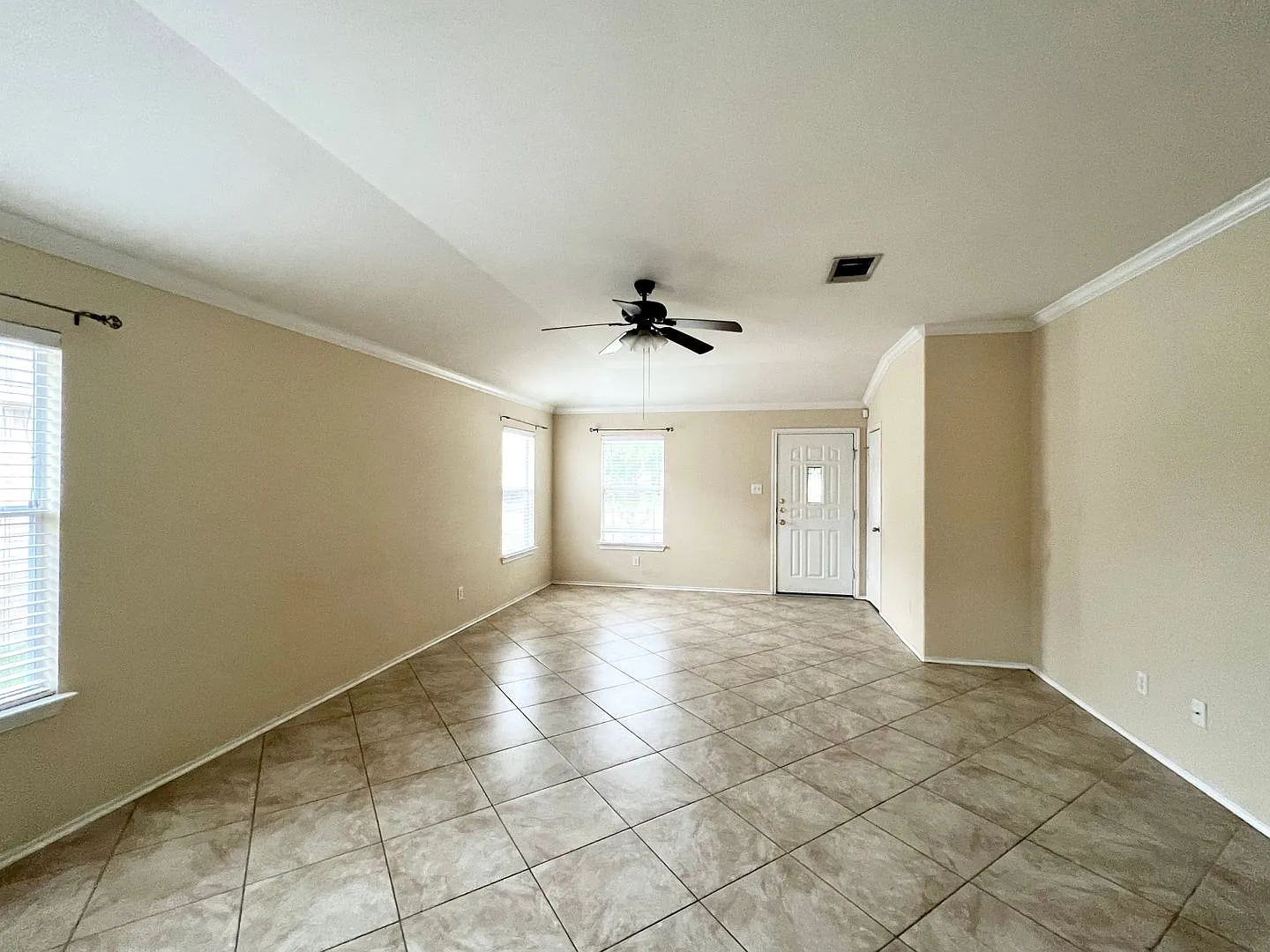 Buda Home for Lease — Photo 2