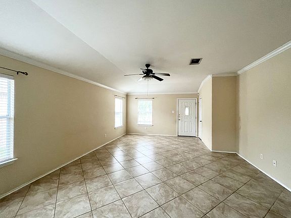 2nd image of 2428 Green Meadows Ln
