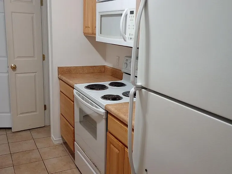 Vessey Park Apartments — Photo 45