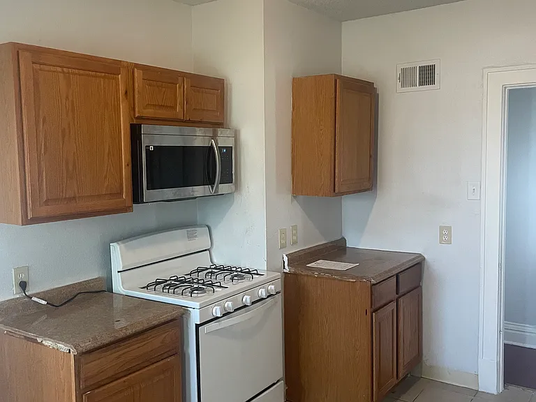 8229 Page Ave — Photo 3