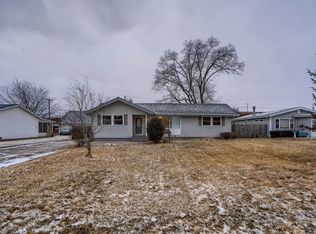 2007 Old Elm Rd, Lindenhurst, IL 60046