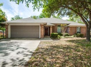 8005 Longford St, Benbrook, TX 76116