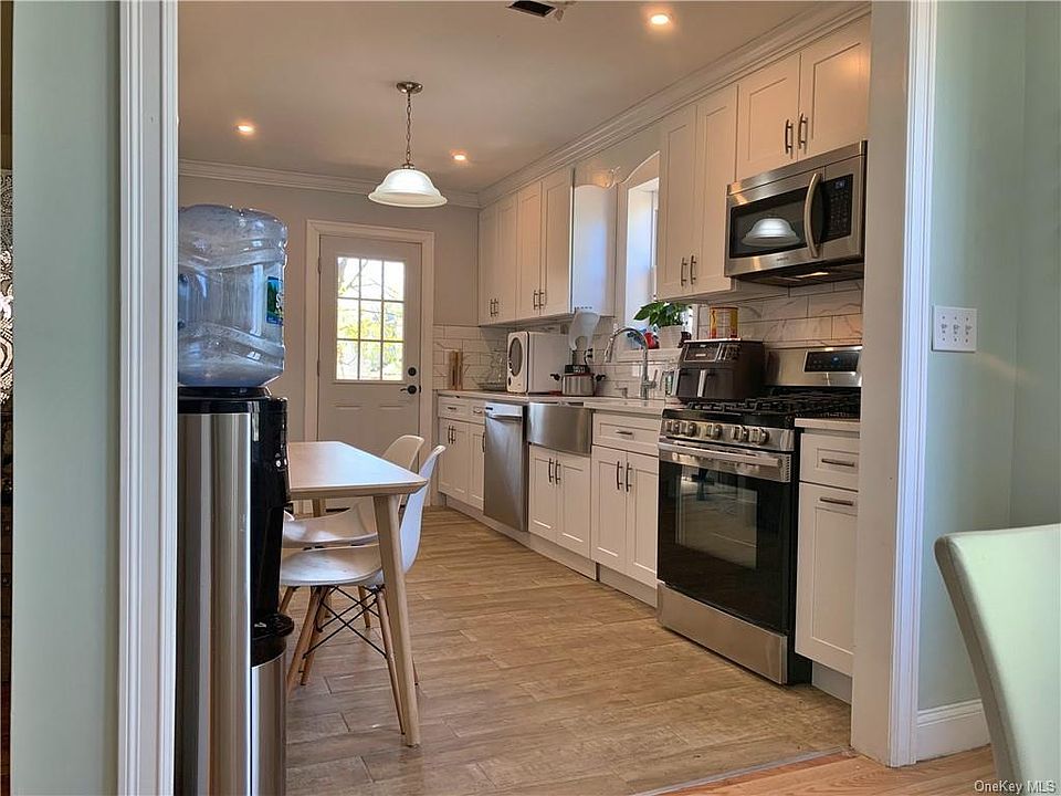 1st image of 102 Edgewood Ave