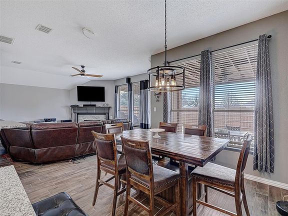 4th image of 3604 Brewster Dr