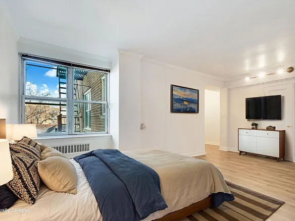 3925 51st St APT 3E, Woodside, NY 11377