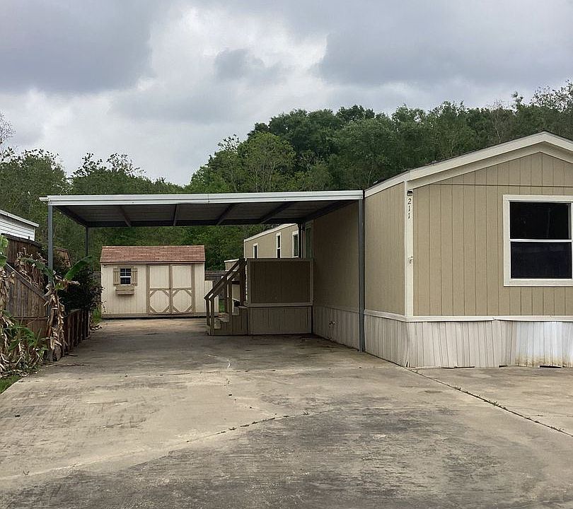 1st image of 211 Blanco Dr
