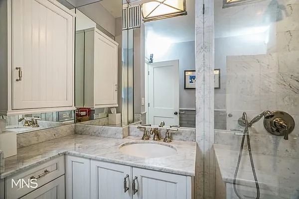 Rented by MNS | media 16