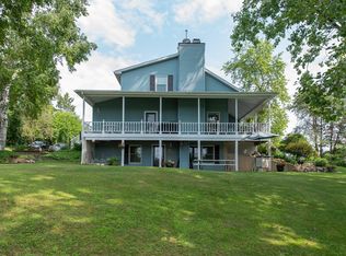 7590 Dream Isle Dr NE, Belding, MI 48809