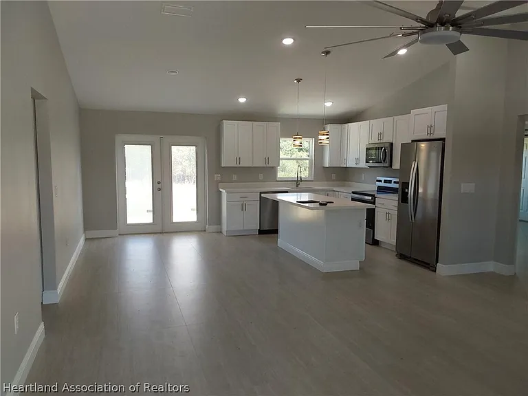 3040 Buttercup Ln — Photo 4