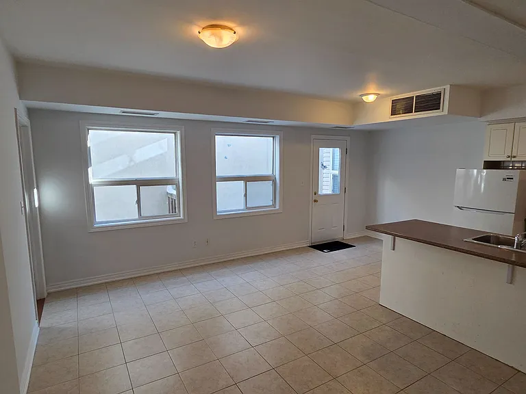 1898 Danforth Ave #302 — Photo 4