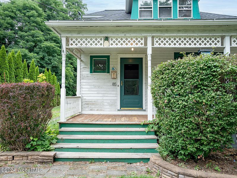3rd image of 85 Elliot Road