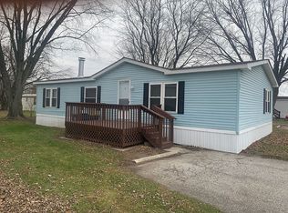 815 W Douglas Rd #64, Mishawaka, IN 46545
