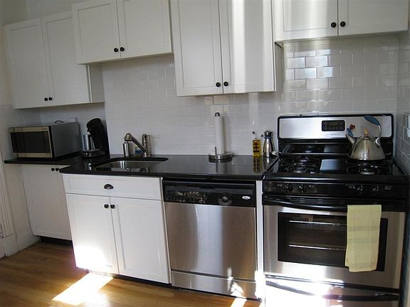Newly Rennovated Kitchen