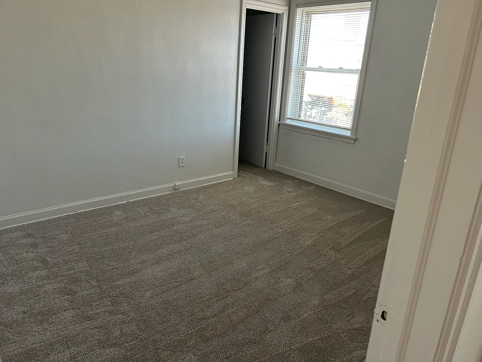3 bed, 1300 sqft, $2,250 — Photo 2