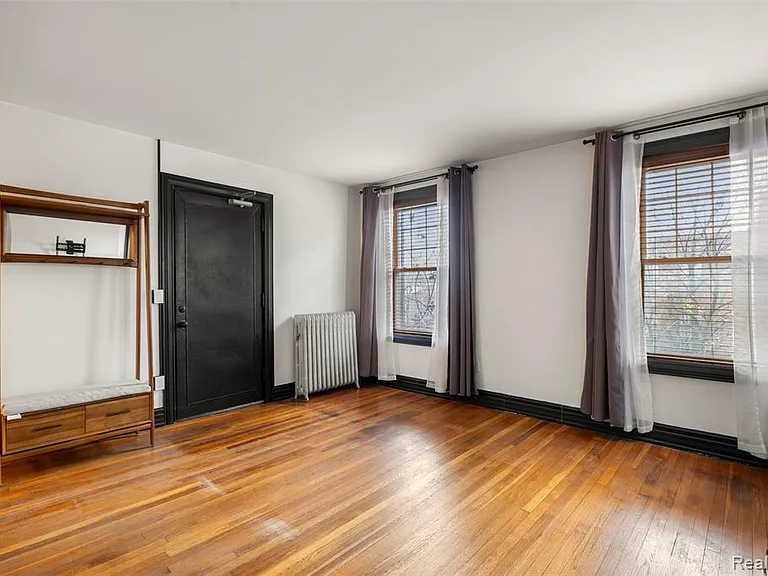 469 W Willis St #3 — Photo 6