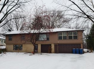 6409 Berkshire Ln N, Maple Grove, MN 55311